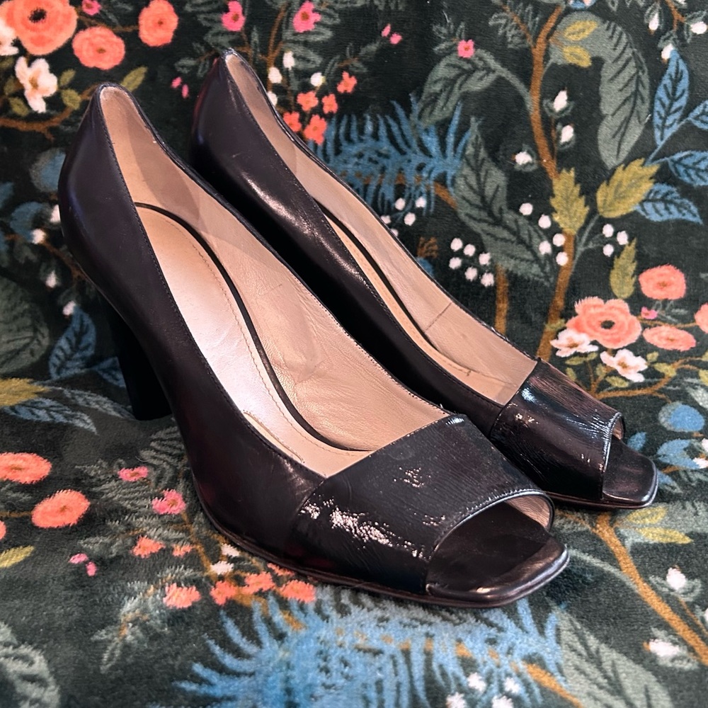 Jil Sander Peep Toe Black Heels w Patent Leather Detail